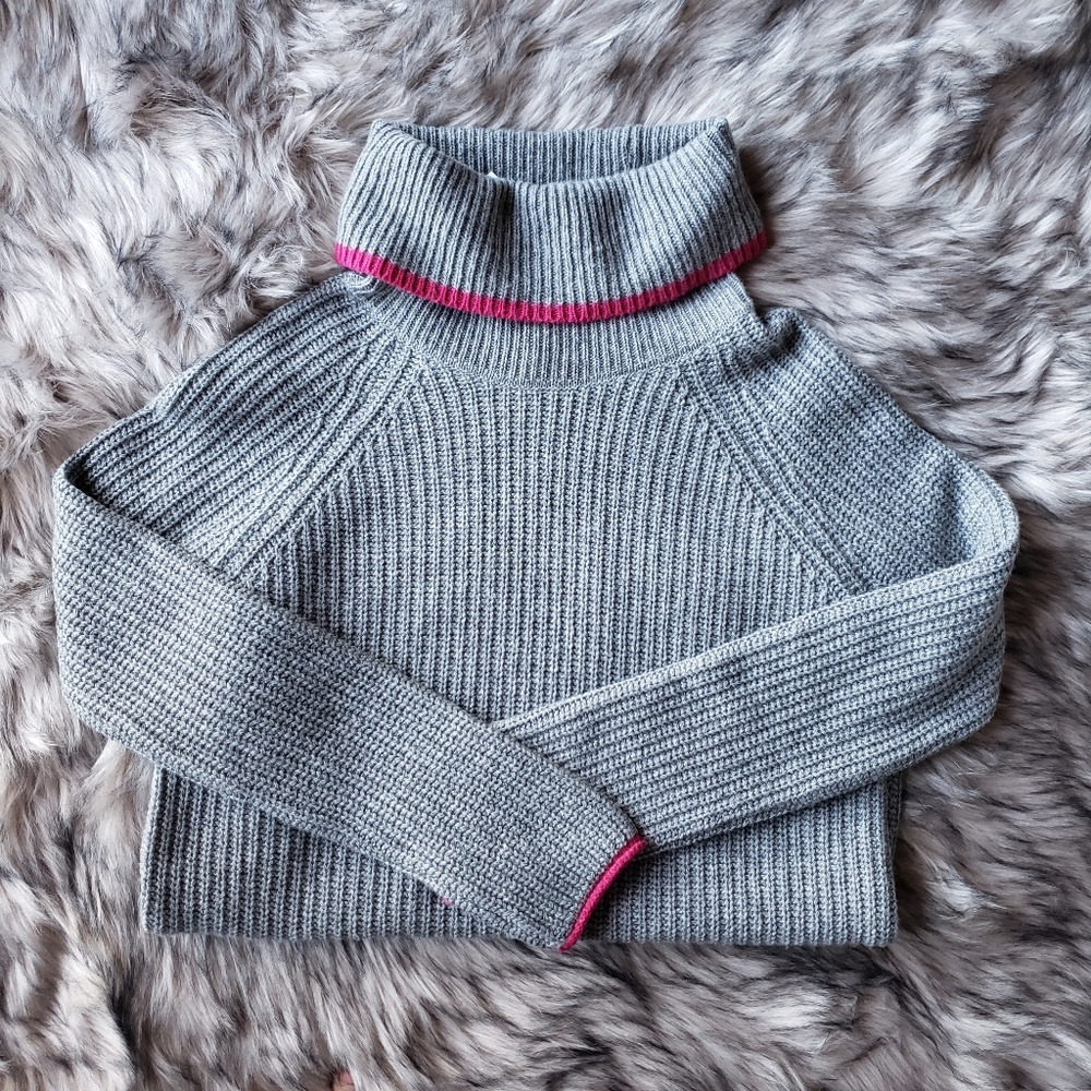 🌺 NWT! Bartolini Turtle Neck Sweater 🌺